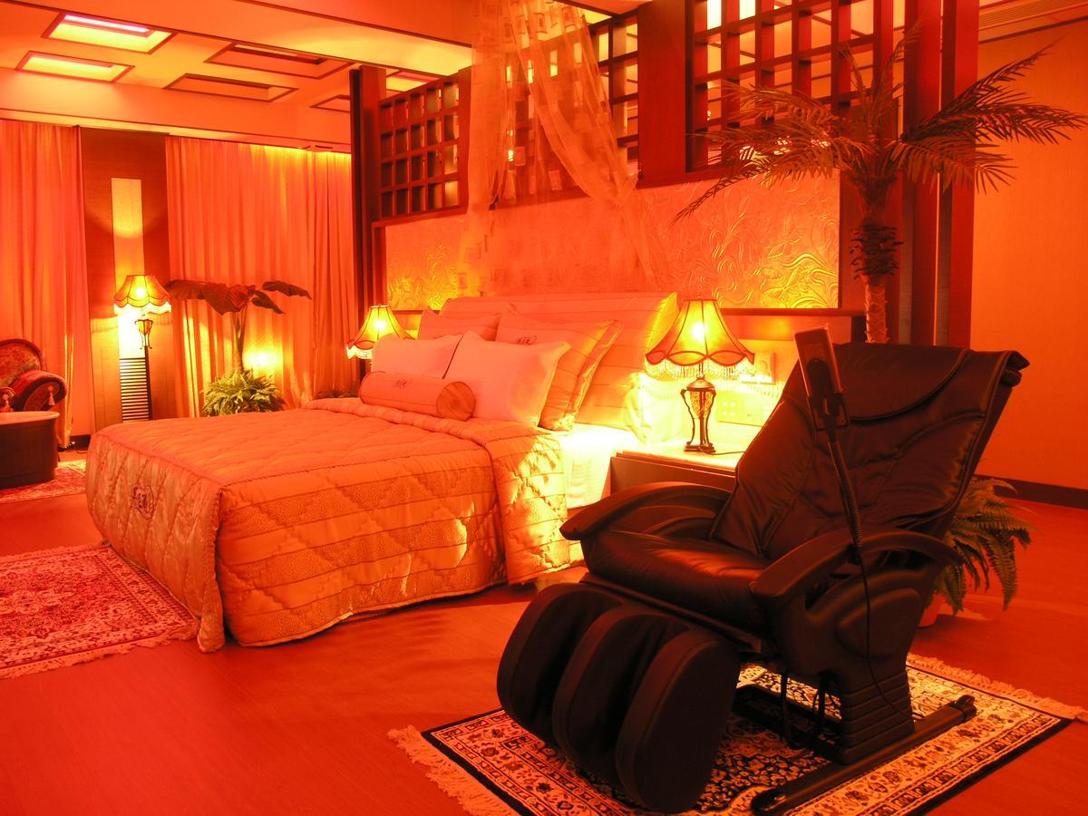Daniel Spa Motel Pingzhen Ngoại thất bức ảnh