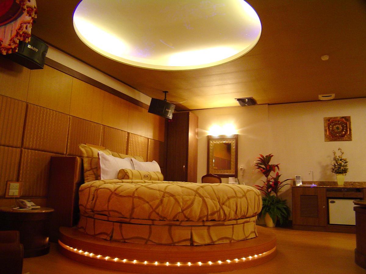 Daniel Spa Motel Pingzhen Ngoại thất bức ảnh