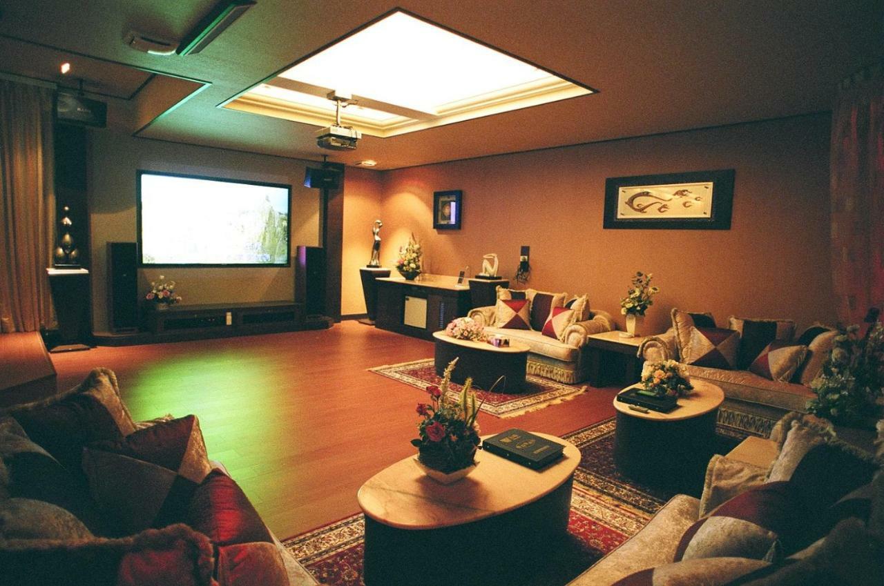 Daniel Spa Motel Pingzhen Ngoại thất bức ảnh