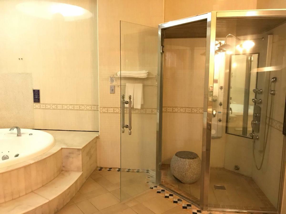 Daniel Spa Motel Pingzhen Ngoại thất bức ảnh