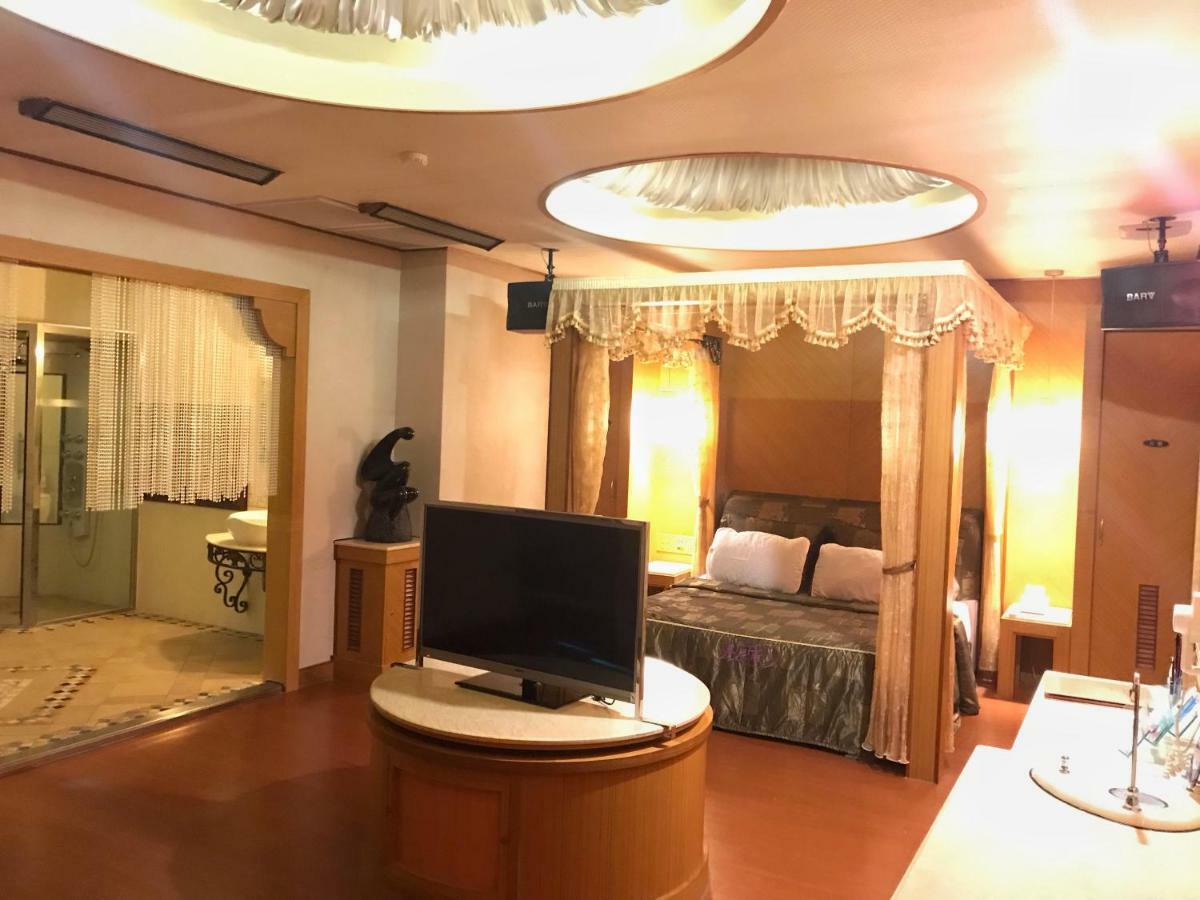 Daniel Spa Motel Pingzhen Ngoại thất bức ảnh
