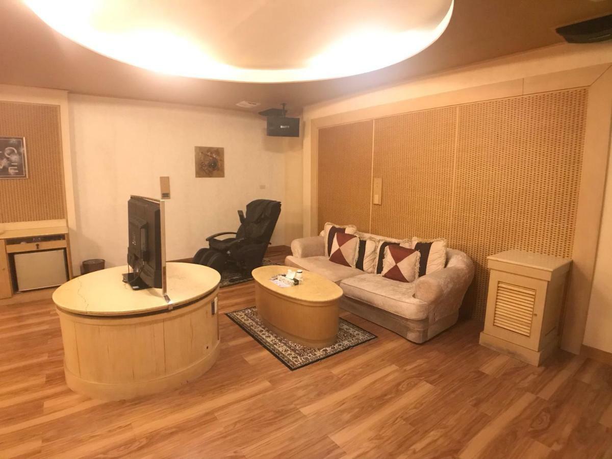 Daniel Spa Motel Pingzhen Ngoại thất bức ảnh